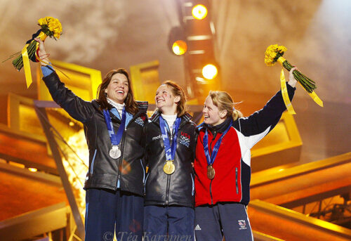 230 – Skeleton girls on medal podium in Salt Lake City 2002